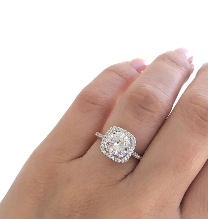 2 Ct Runder Halo Verlobungsring. Sterling Silber Hochwertiger Cz Versprechensring. Ehering Verpackt in Einer Luxusbox von Jadorelli