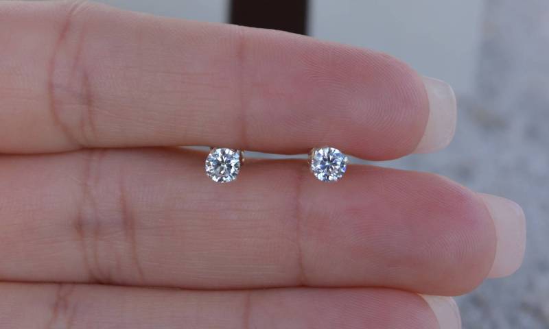 3mm Runde Cz Ohrstecker. Hochwertige Post-Ohrringe. Kleine Gestüte. Sterling Silber Nickel Frei von Jadorelli