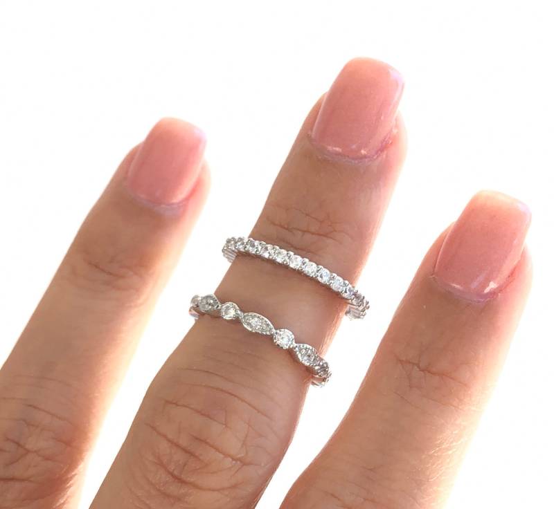 925 Silber Eheringe. Ring Set. Stapelbare Ringe. Stapelbänder. Hochzeitsbänder. Einzigartiges Ehering Luxus von Jadorelli