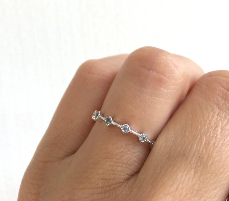 Aquamarin-Ring. Aquamarin Eternity Band. Ring. Sterling Silber Simulant von Jadorelli