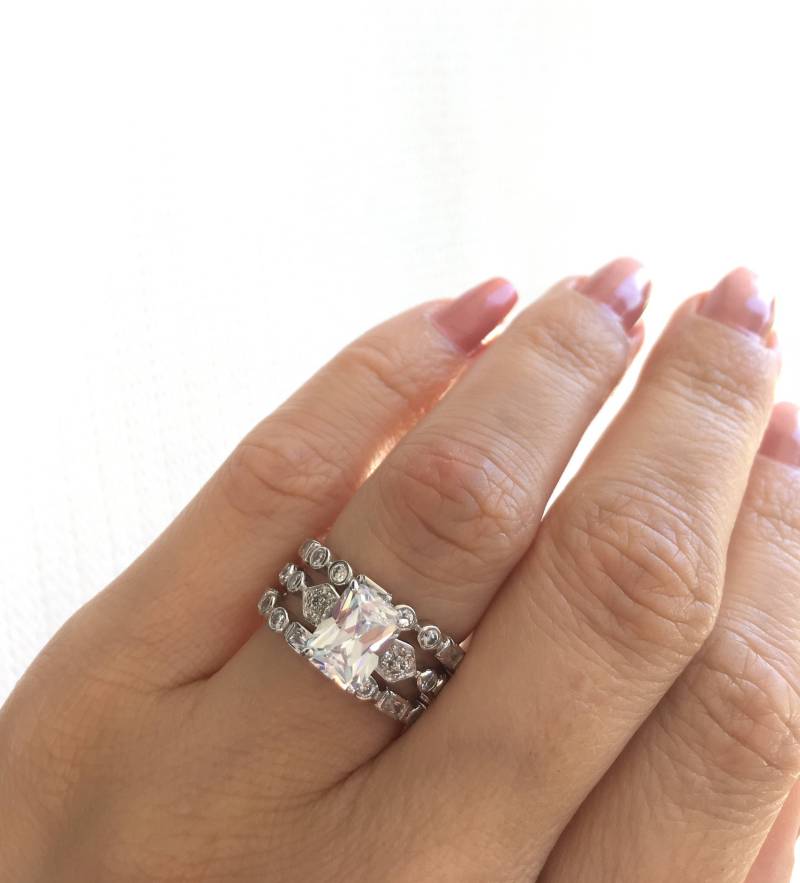 Art Deco Ehering Set. Hochwertige Sterling Silber Rhodinierte Set Von 3 Ringe. Vintage Trauringe. Feine Cz Ehering Art Deco Ehering Set. Hochwertige Sterling Silber Rhodinierte Set Von 3 Ringe. Vintage Trauringe. Feine Cz Ehering von Jadorelli