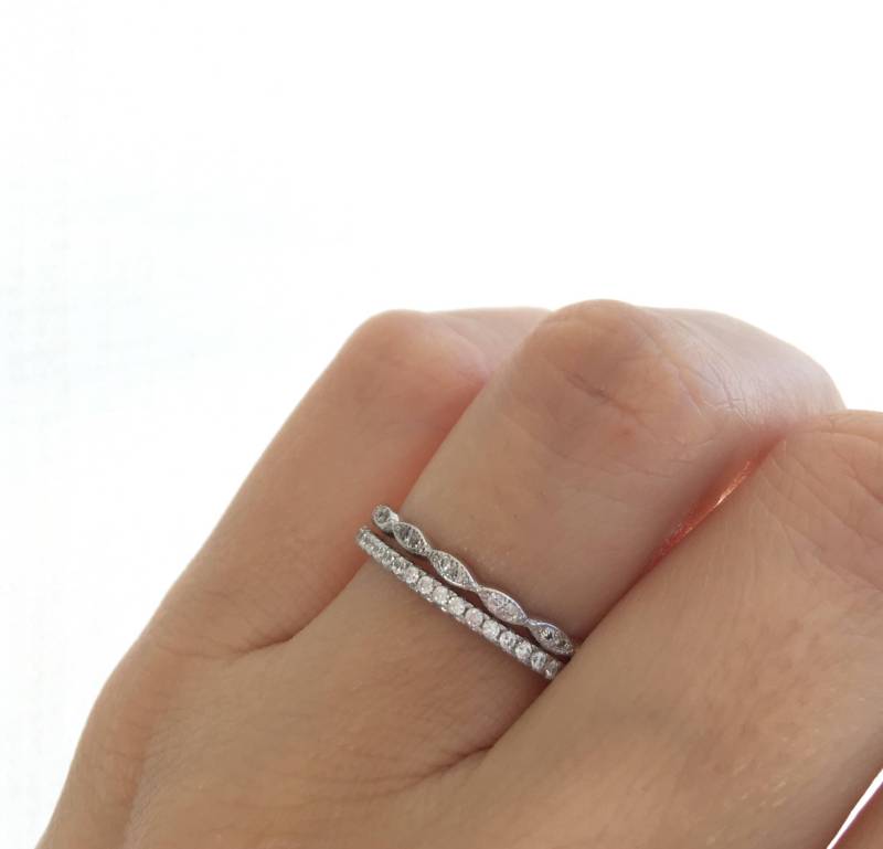 Art Deco Hochzeitsband Und Halbe Ewigkeit Band. Set. Trauringe. Eternity Ring. Marquise Verpackt in Einer Luxuriösen Geschenkbox von Jadorelli
