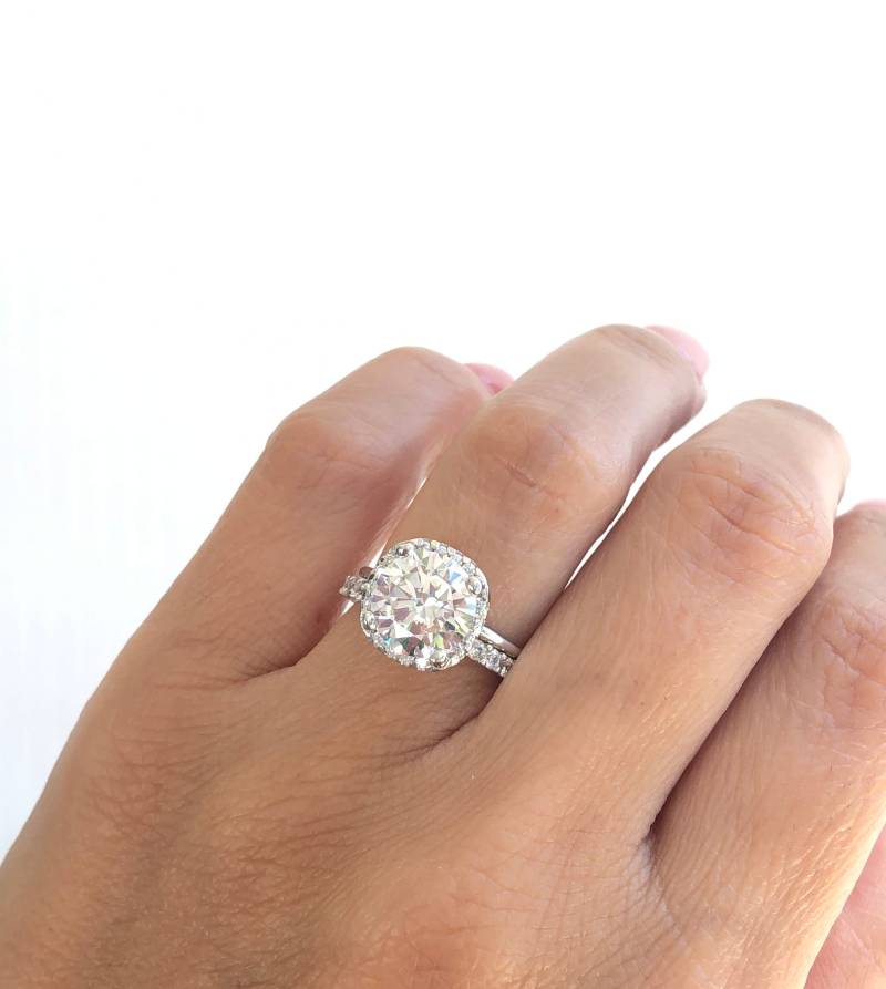 Brautring Set. Sterling Silber Halo Ring 3 Ct Rund Geschliffener Ehering Mit Vollem Eternity Band. Silberringe von Jadorelli