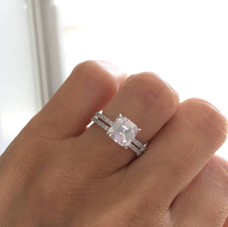 Ehering Set. Asscher Cut Verlobungsring. Sterling Silber Rhodiniert Ring Feinstes Cz Halb Eternity Band Ring Ehering Set. Asscher Cut Verlobungsring. Sterling Silber Rhodiniert Ring Feinstes Cz Halb Eternity Band Ring von Jadorelli