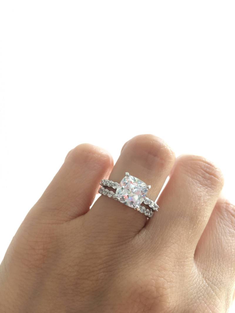 Ehering Set. Hochwertiger Verlobungsring. Sterling Silber Rhodiniert Ring Feinstes Cz Halb Eternity Band Ring Ehering Set. Hochwertiger Verlobungsring. Sterling Silber Rhodiniert Ring Feinstes Cz Halb Eternity Band Ring von Jadorelli