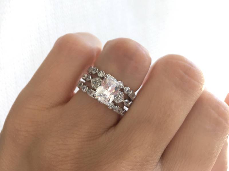 Ehering Set. Hochwertiges Sterling Silber Rhodiniertes Set Von 3 Ringen. Aer Deco Eheringe. Feiner Cz Ehering Ehering Set. Hochwertiges Sterling Silber Rhodiniertes Set Von 3 Ringen. Aer Deco Eheringe. Feiner Cz Ehering von Jadorelli