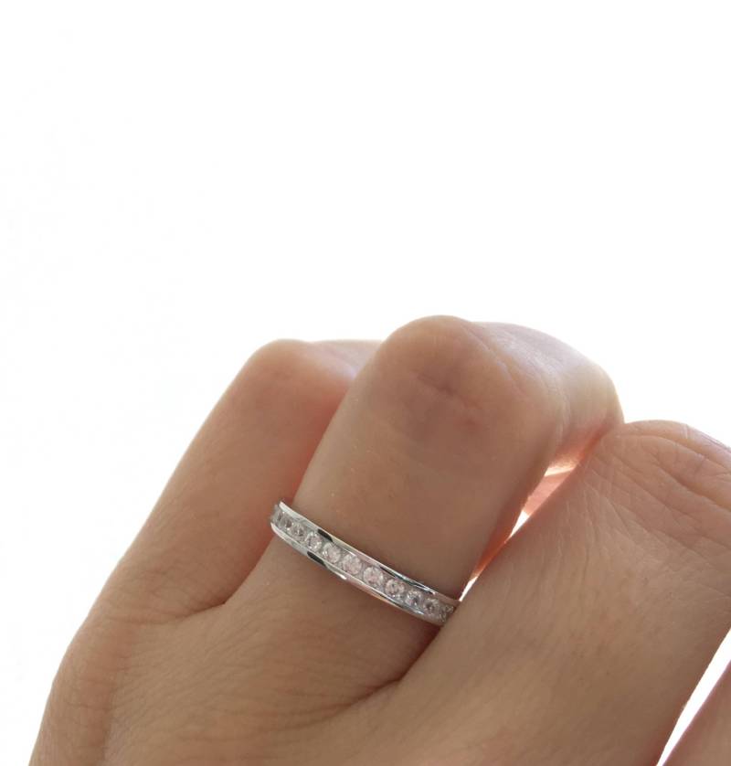 Eternity Band Ring. Silber Ehering 2 Mm Ehering. Feiner Qualität Cz Stapelring. Verpackt in Einer Luxus-Box Mit Leerer Notizkarte von Jadorelli
