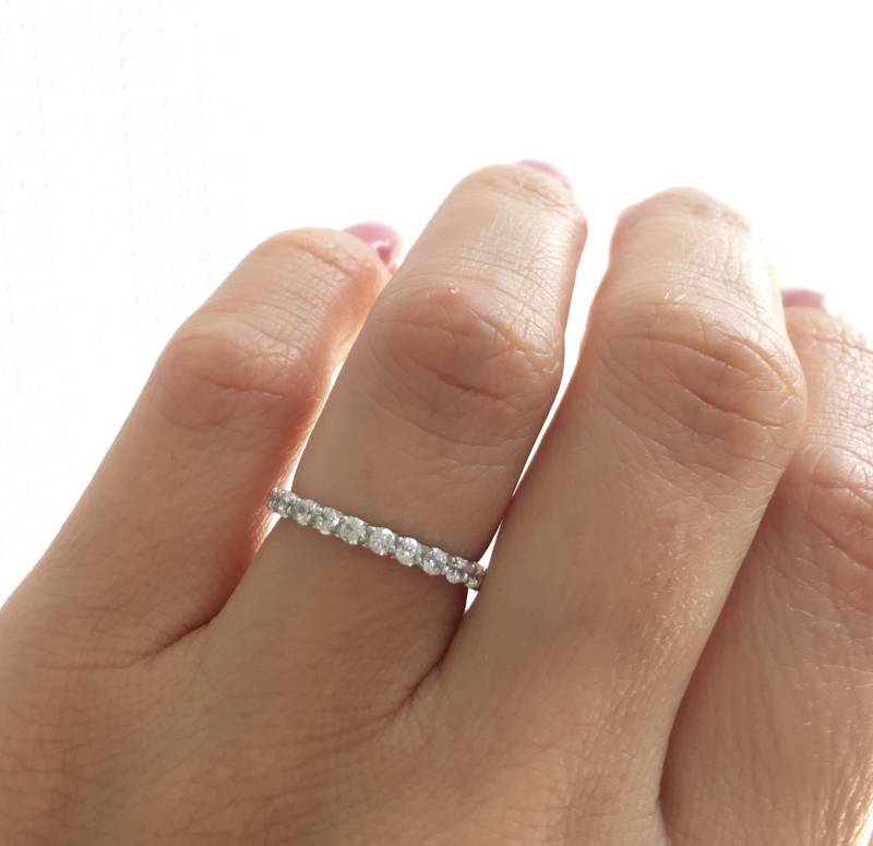 Halb Eternity Bandring. Hochwertiger Rhodium Überzogener Stapelring. Sterling Silber Ring. Band. Stapelbarer von Jadorelli