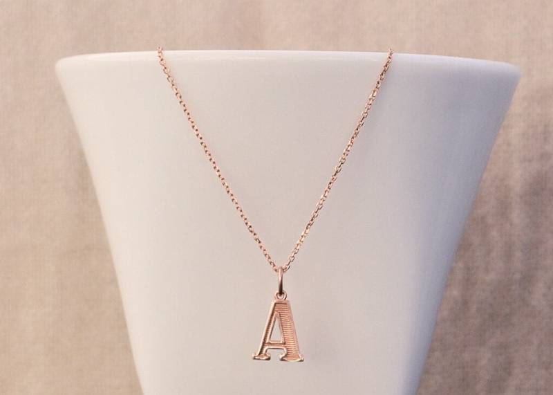 Initial Halskette. Großbuchstabe Erste Personalisierte Sterling Silber Buchstaben-Halskette. Goldenes Collier von Jadorelli