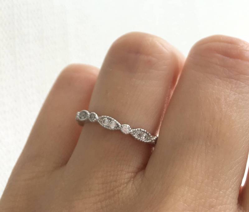 Marquise Band Ring. Art Deco Band. Sterling Silber Rhodiniertes Hochzeitsband. Stapelband. Hochwertiger Bandring. Makelloses Cz von Jadorelli