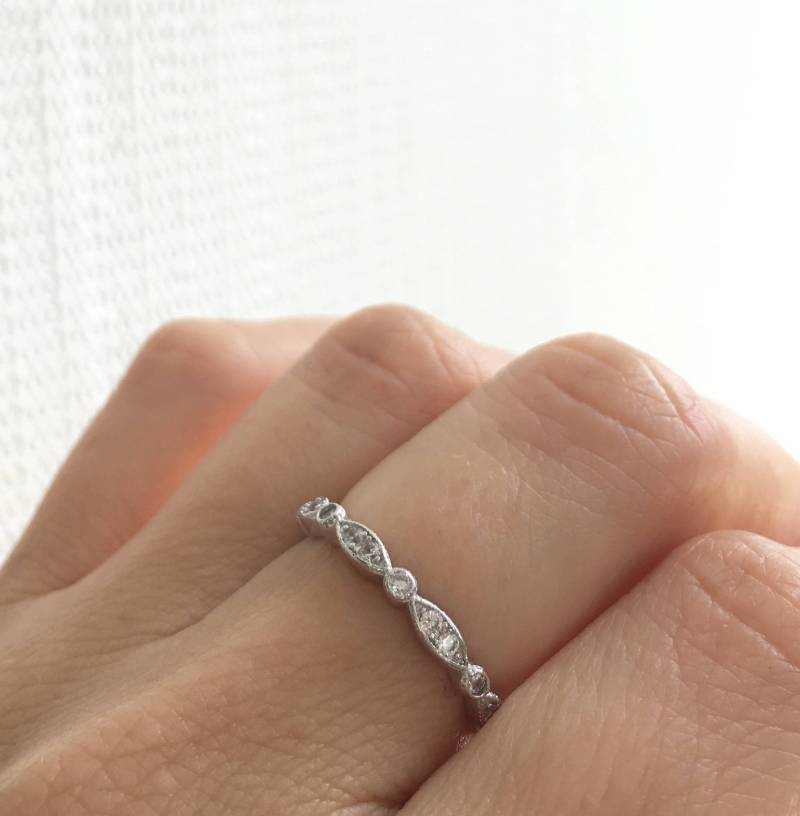 Marquise Bandring. Art Deco Band. Sterling Silber Rhodiniert Ehering. Stapelband. Hochwertiger Makelloser Cz-Band von Jadorelli