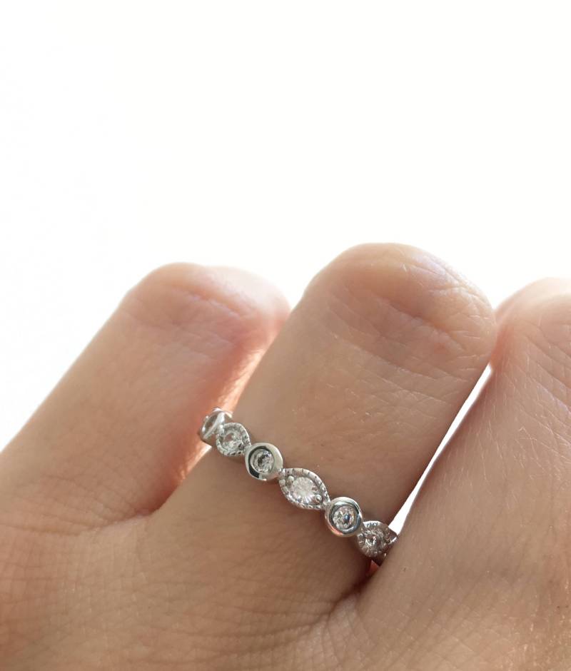 Marquise Ring Aus Sterling Silber. Verstellbar Ring. Top Qualität Cz Ewigkeit Band Hochzeit Silber Eternity Verpackt in Einer Luxus-Box von Jadorelli
