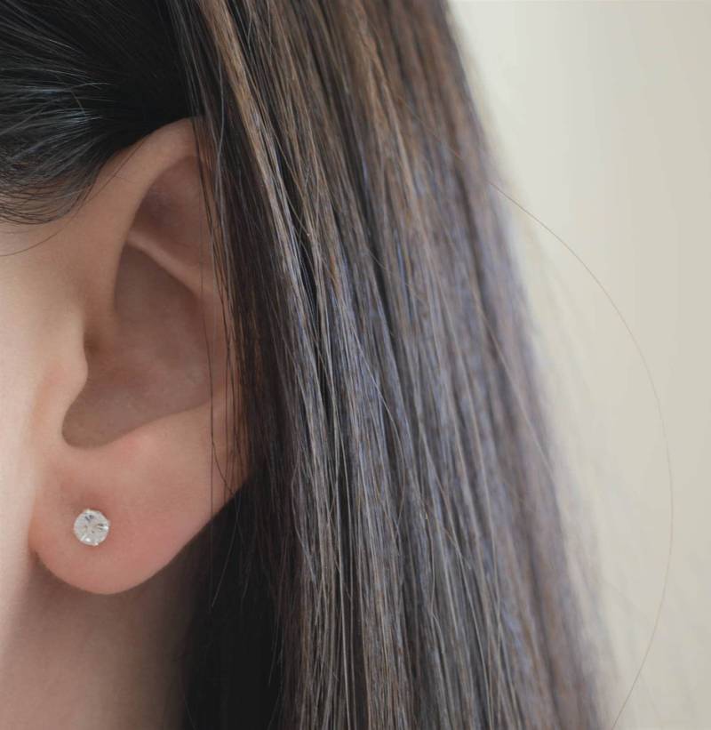 Runde Cz Ohrstecker. Sterling Silber Kleine 4mm von Jadorelli