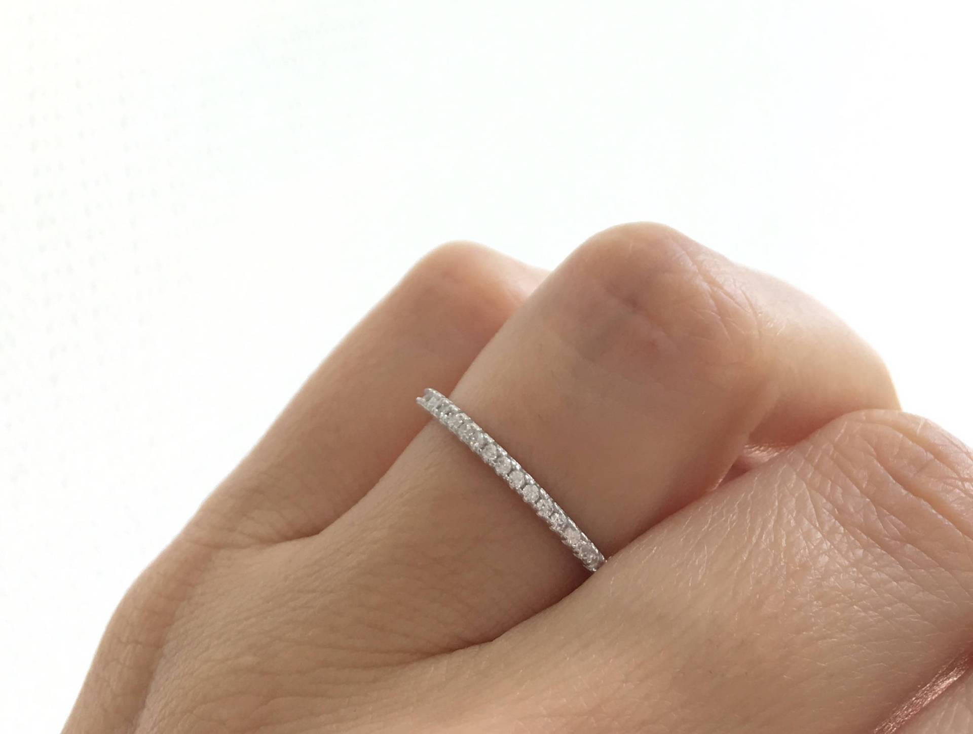 Silber Ehering Ring. Eternity Band Stapelring Aus 925Er Silber. Stapelbarer in Einer Luxus-Box Verpackt Silber Ehering Ring. Eternity Band Stapelring Aus 925Er Silber. Stapelbarer in Einer Luxus-Box Verpackt von Jadorelli