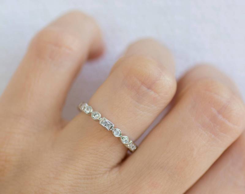 sterling Silber Rhodiniert Hochwertiger Art-Deco-Ring Verpackt in Einer Luxus-Geschenkbox, Begleitet Von Leeren Karte Und Einem Schmuckreinigungstuch von Jadorelli