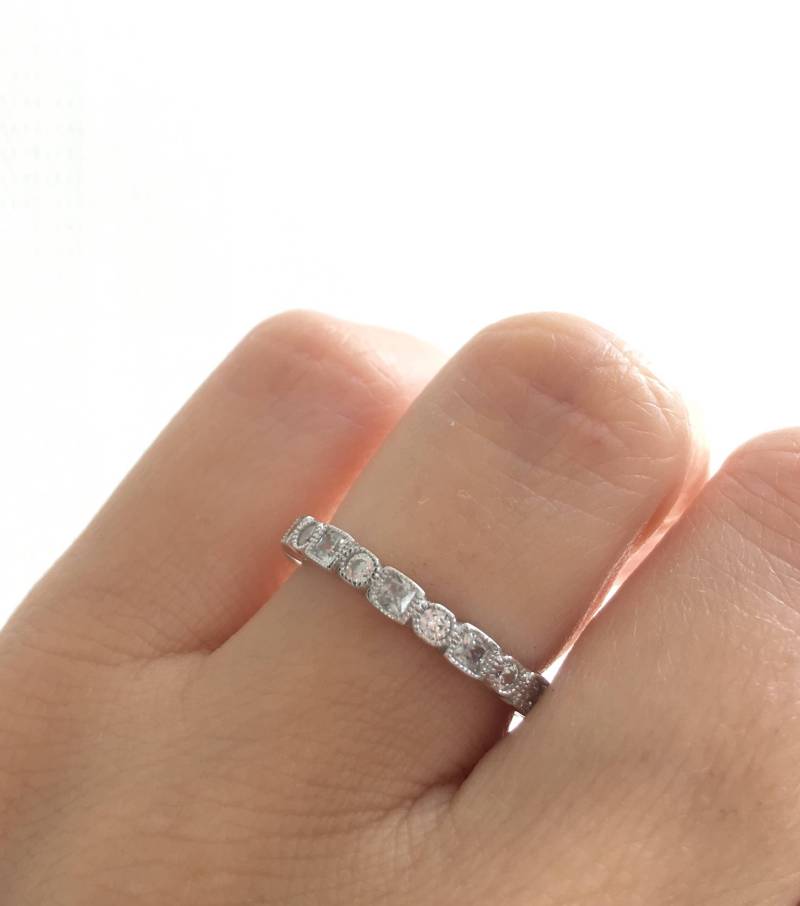 sterling Silber Rhodium Überzogen Hohe Qualität Art Deco Ring Verpackt in Einer Luxus-Geschenk-Box, Begleitet Durch Eine Leere Karte Und Schmuck von Jadorelli