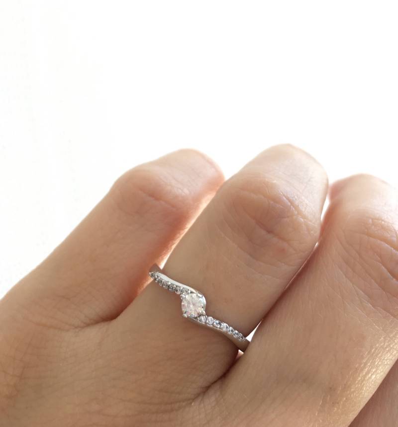 sterling Silber Solitaire Ring. 3mm Mittelstein Solitär Filigraner Verlobungsring. Verpackt in Einer Luxus-Geschenkbox. Blanko-Karte von Jadorelli