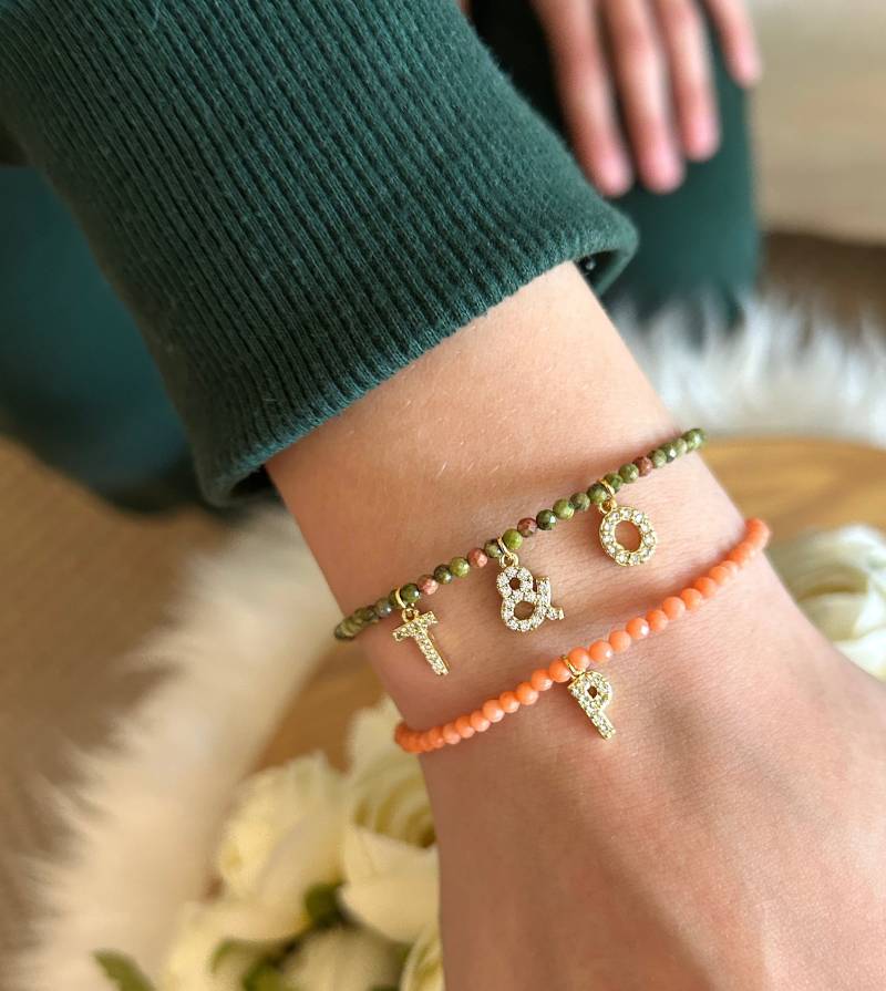 Armband Zum Personalisieren Auf Perlenarmband Strass Buchstabenarmband Goldenes Alphabetarmband Vorname Nachrichtenarmband Armband Zum Personalisieren Auf Perlenarmband Strass Buchstabenarmband Goldenes Alphabetarmband Vorname Nachrichtenarmband von JaelshopAtelier