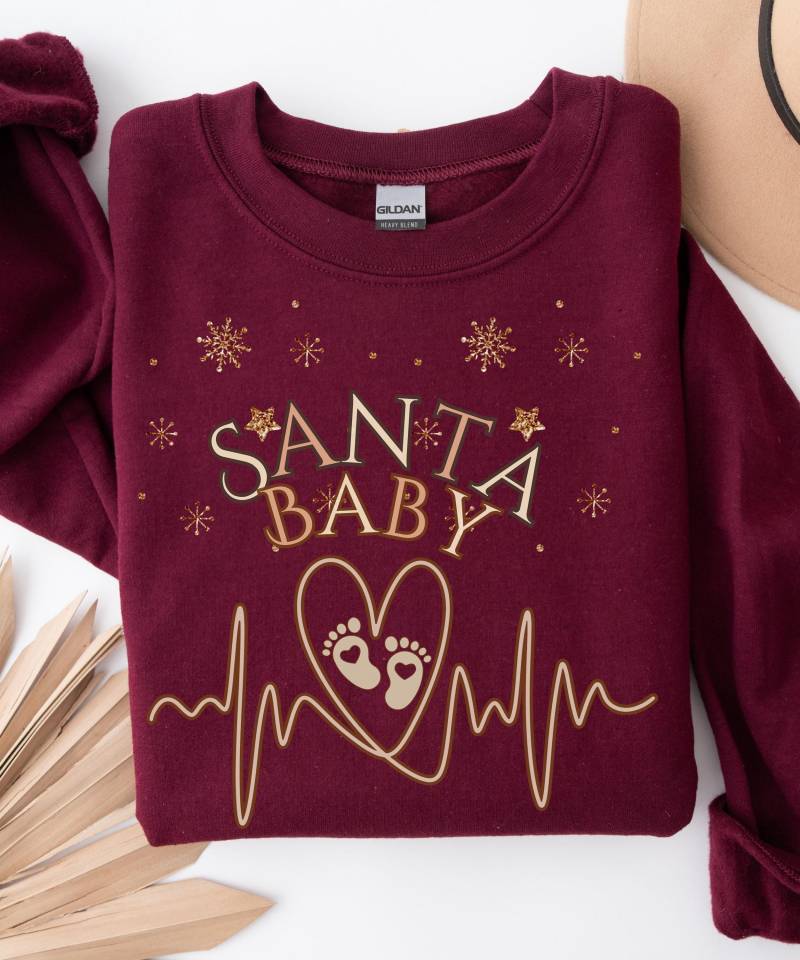 Santa Baby Sweatshirt, Weihnachts Schwangerschaftsankündigung Pullover, Announcement Xmas, Cozy Mama Sweater Geschenk, To Be von JaeyCeyPrints