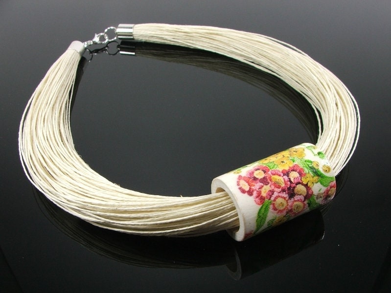 Decoupage-Kunstperle Mit Gewachstem Leinen, Halskette Aus Leinenschmuck, Elfenbeinkette Edelstahl, Halskette Holzperlen, Blumenschmuck von JagnaStudio