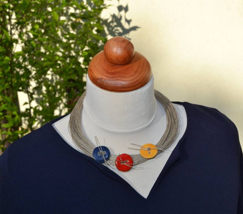 Regenbogen Keramik Knopf Halskette, Leinenschnur Bio-Halskette Mit Edelstahl, Schichtung Perlenkette, Boho Schmuck von JagnaStudio