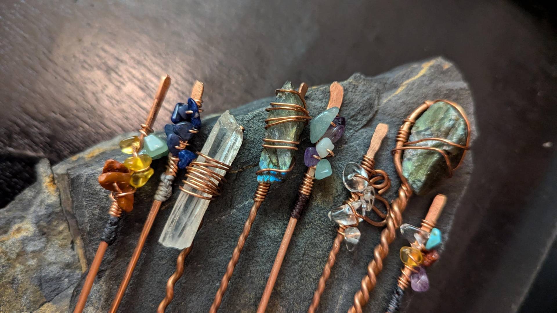 Kupfer Hairsticks Mit Rohstein Oder Edelsteinsplittern - Haarstift Haarstab Kupfer Hairsticks Mit Rohstein Oder Edelsteinsplittern - Haarstift Haarstab von Jahkramee