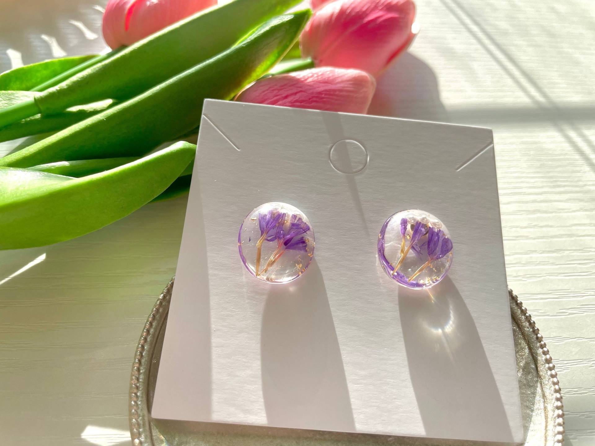 Lila Blumen Resin Ohrstecker, Hergestellt Mit Klarem Harz Und Echten Blumen, Sommer Trendy Schmuck, Handgemachtes Geschenk Für Sie von JaiminDesigns