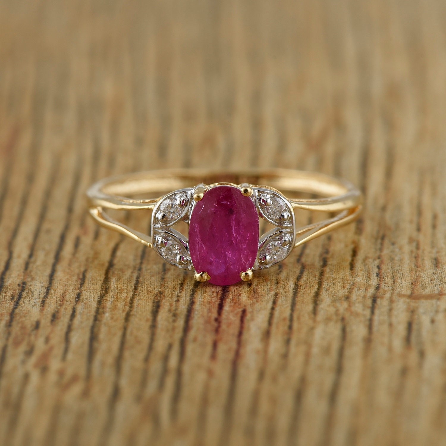 18K Gelbgold Rubin Ring Diamant Akzent Verlobungsringe Im Ovalschliff von JaipurjewelsStore