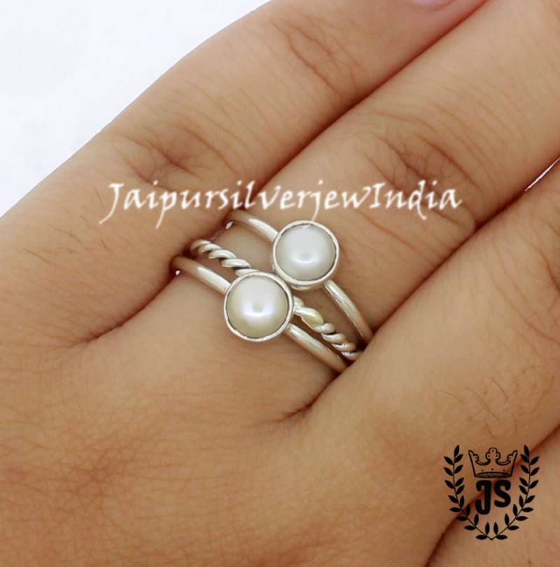 Perlen Stapelring, 3 Stapelbare Ringe Set, 6 Mm Runde Weiße Perle 925 Sterling Silber Ringe, Boho Twisted Ring, Juni Geburtsstein von JaipursilverjewIndia