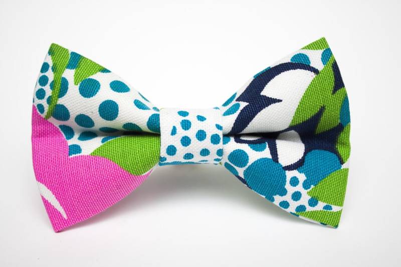 Blumen & Polka Dots Bow Tie Blumen & Polka Dots Bow Tie von JakeSimp
