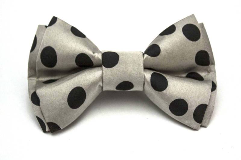 Elfenbein & Schwarze Polka Dots Bow-Tie Elfenbein & Schwarze Polka Dots Bow-Tie von JakeSimp