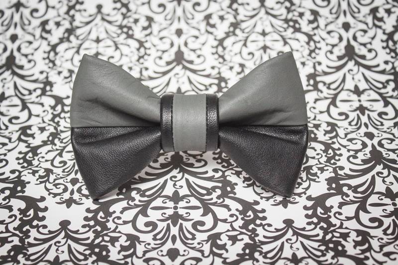 Gray & Schwarz Leder Fliege Gray & Schwarz Leder Fliege von JakeSimp