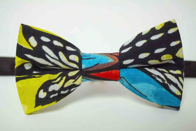 Lime Grün & Blau Blätter Fliege von JakeSimp