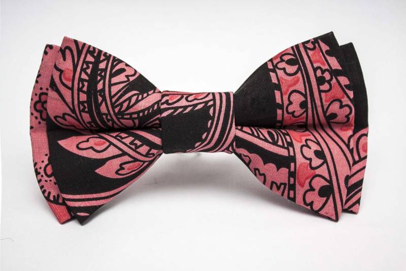 Pfirsich & Fliege Paisley Grau von JakeSimp