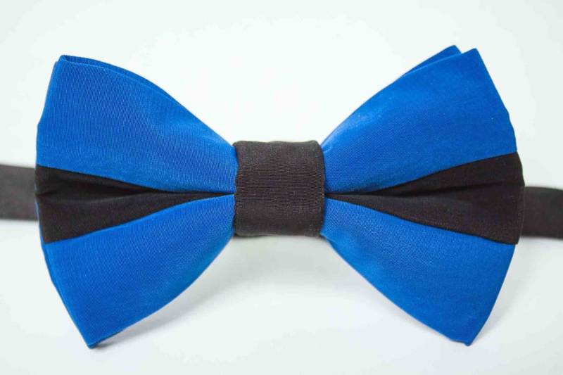 Schwarze Streifen & Blaue Fliege von JakeSimp