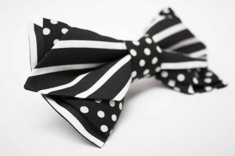 Schwarze Streifen & Polka Dot Bow-Tie Schwarze Streifen & Polka Dot Bow-Tie von JakeSimp