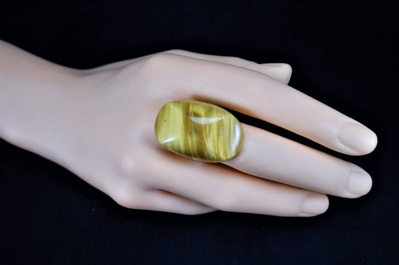 Ring Mit Stabilisiertem Und Gefärbtem Ahorn-Maserholzcabochon Ring Mit Stabilisiertem Und Gefärbtem Ahorn-Maserholzcabochon von JakobWJewelry