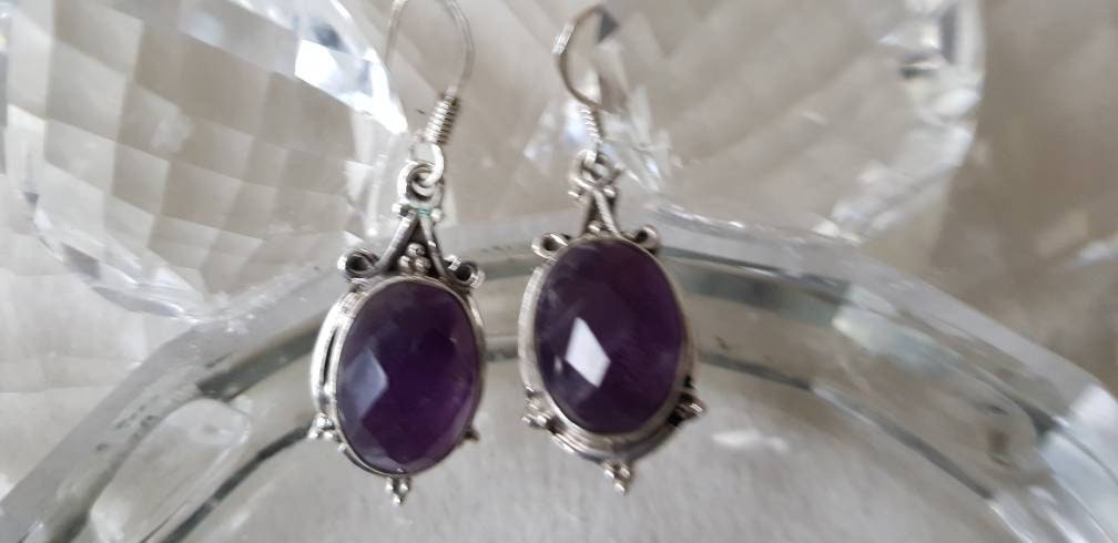 Exquisite Facettierte Amethyst-Silber-Ohrhänger Exquisite Facettierte Amethyst-Silber-Ohrhänger von JalidaSchmuck