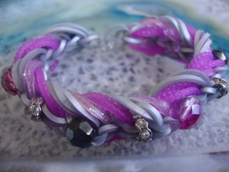 Loom-Bands-Armband Deluxe Lila Glasperl. & Straß Loom-Bands-Armband Deluxe Lila Glasperl. & Straß von JalidaSchmuck