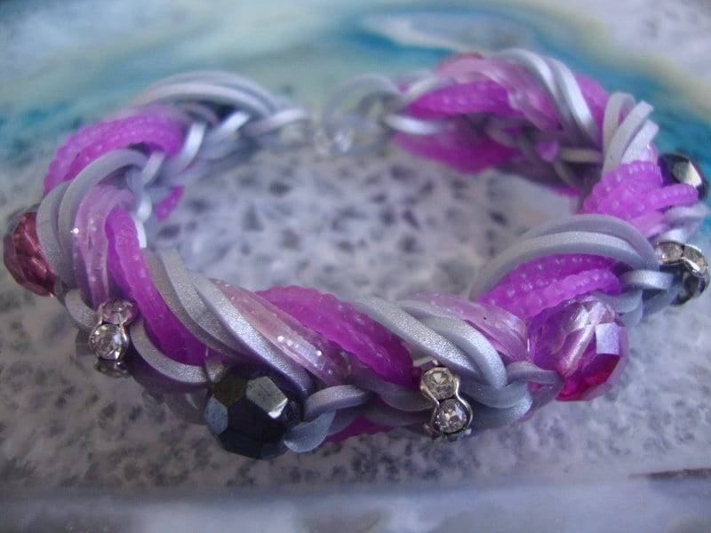 Loom-Bands-Armband Deluxe Lila Glasperl. & Straß Loom-Bands-Armband Deluxe Lila Glasperl. & Straß von JalidaSchmuck