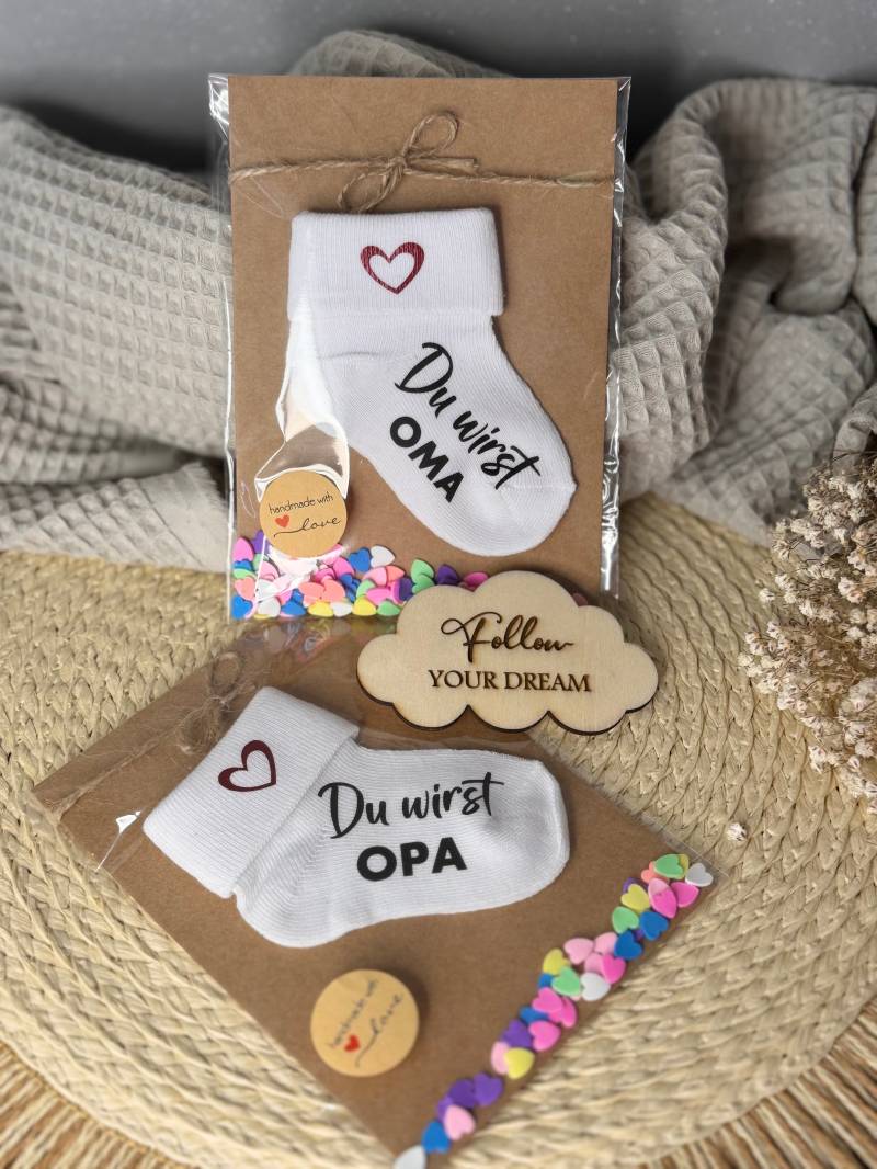 Babysocke Mit Namn | in Weiß |Schwangerschaftsverkündung Wunschtext |Personalisierte Geschenkidee Geburt von JalieHandmade