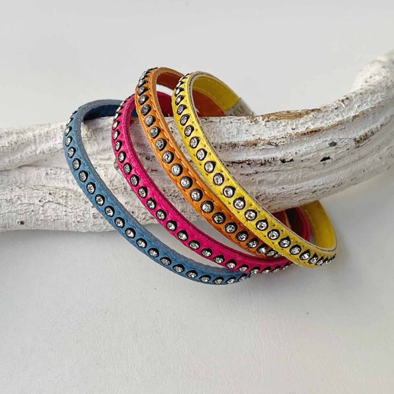 Feines Armband Leder Strass Blau Pink Orange Gelb von Jalimei