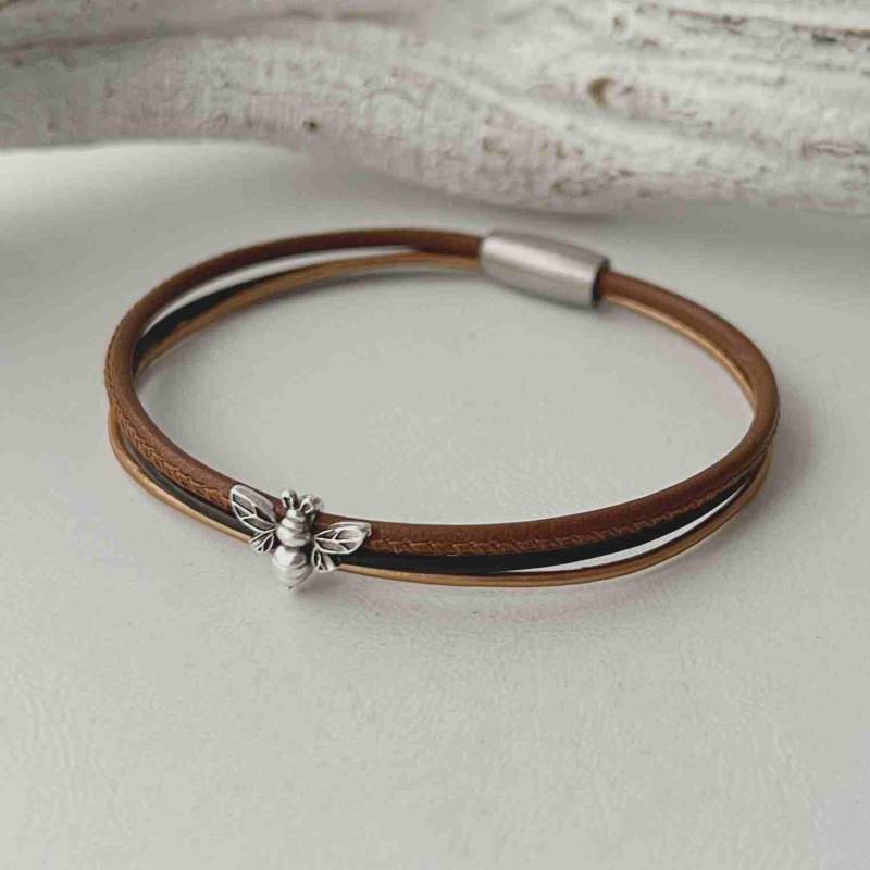 Feines Leder Armband Mit Biene Braun von Jalimei