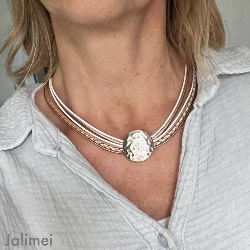 Kette Ledercollier Damen Mit Gehämmerter Scheibe Rosegold Bronze Weiß von Jalimei