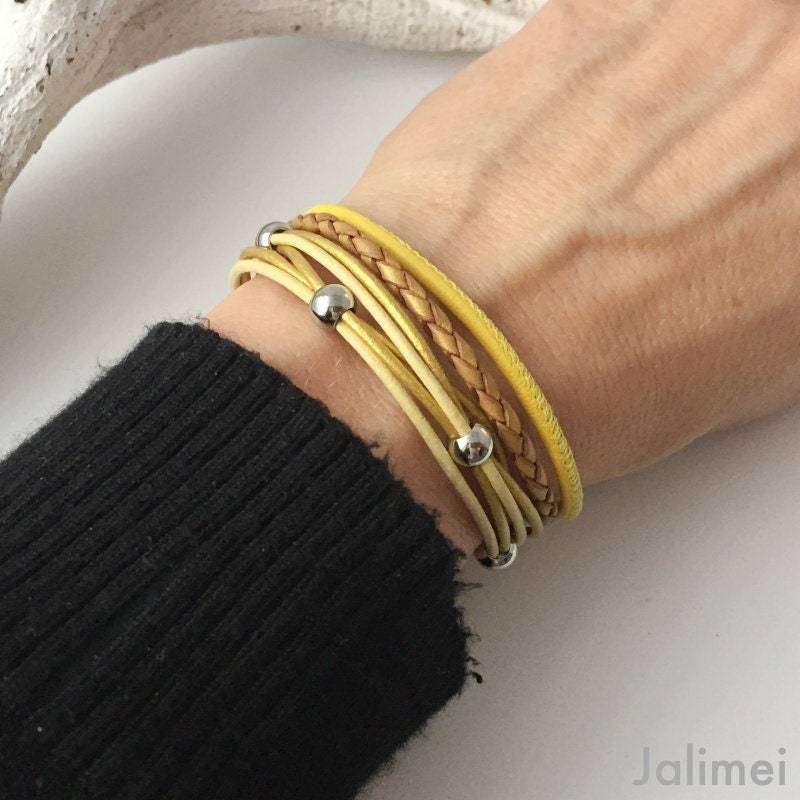 Lederarmband Nappa Mit Perlen Gelb Magnetverschluß von Jalimei