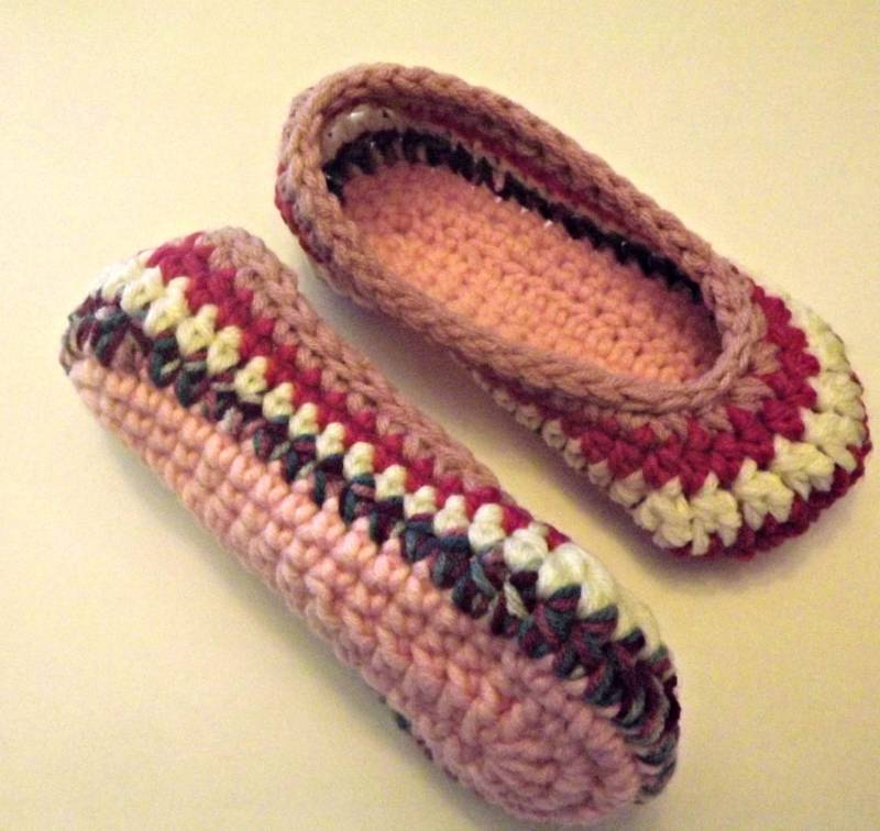 Gehäkelte Hausschuhe Pink Gestreift, Damen Gr. 5-6 von JamCottageHandmade