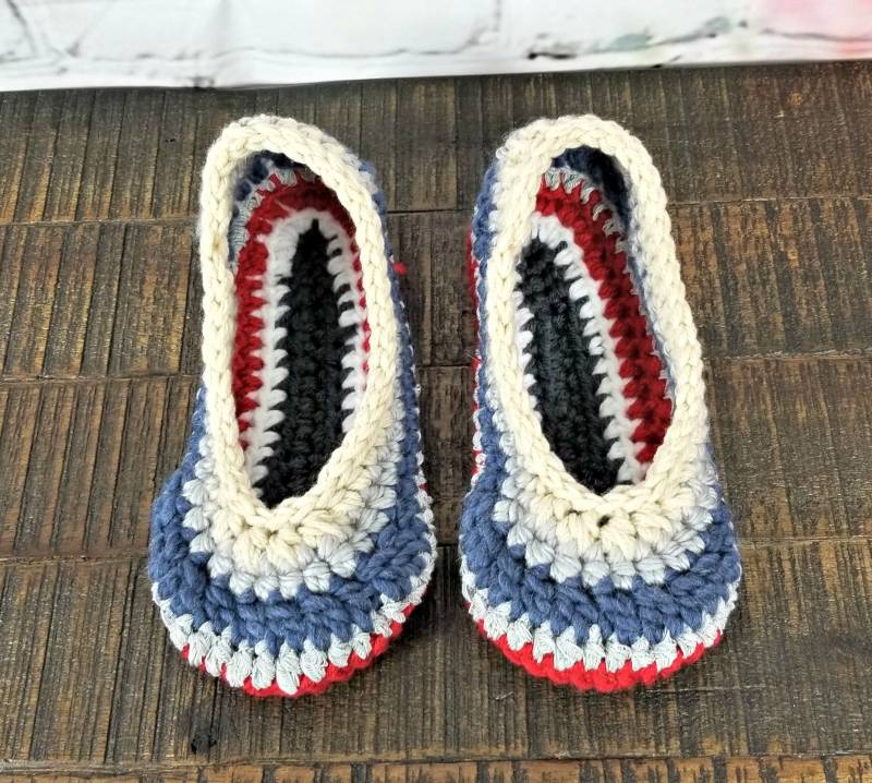 Gehäkelte Hausschuhe Socken Erwachsene Ballettschuhe, Rot Weiß Blau, Größe 9-10 von JamCottageHandmade