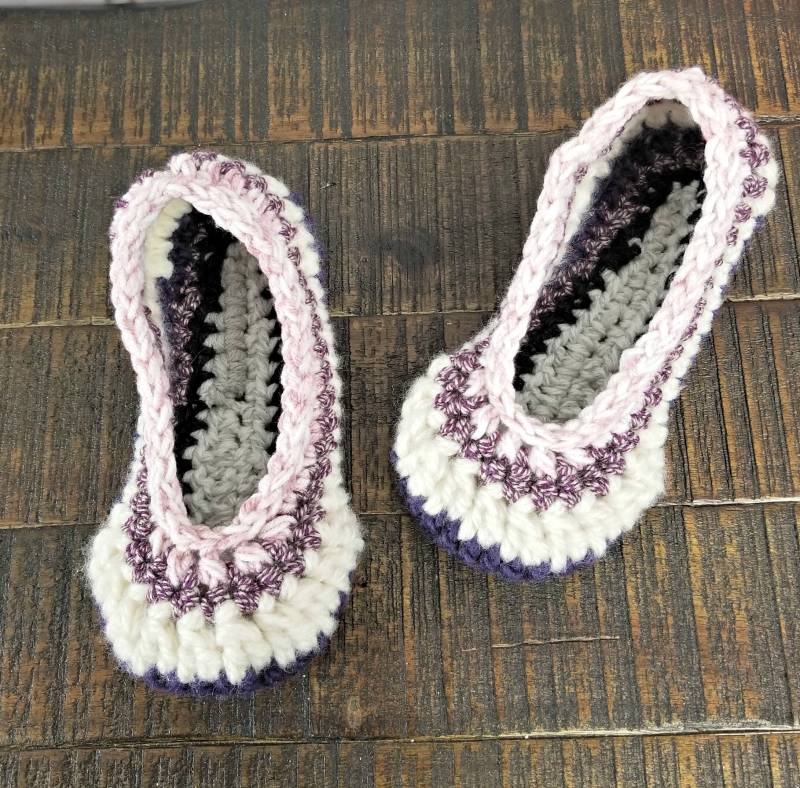 Handgefertigte Häkelschuhe Serendipity One-Of-A-Kind Damengröße 5-6 Handgefertigte Häkelschuhe Serendipity One-Of-A-Kind Damengröße 5-6 von JamCottageHandmade