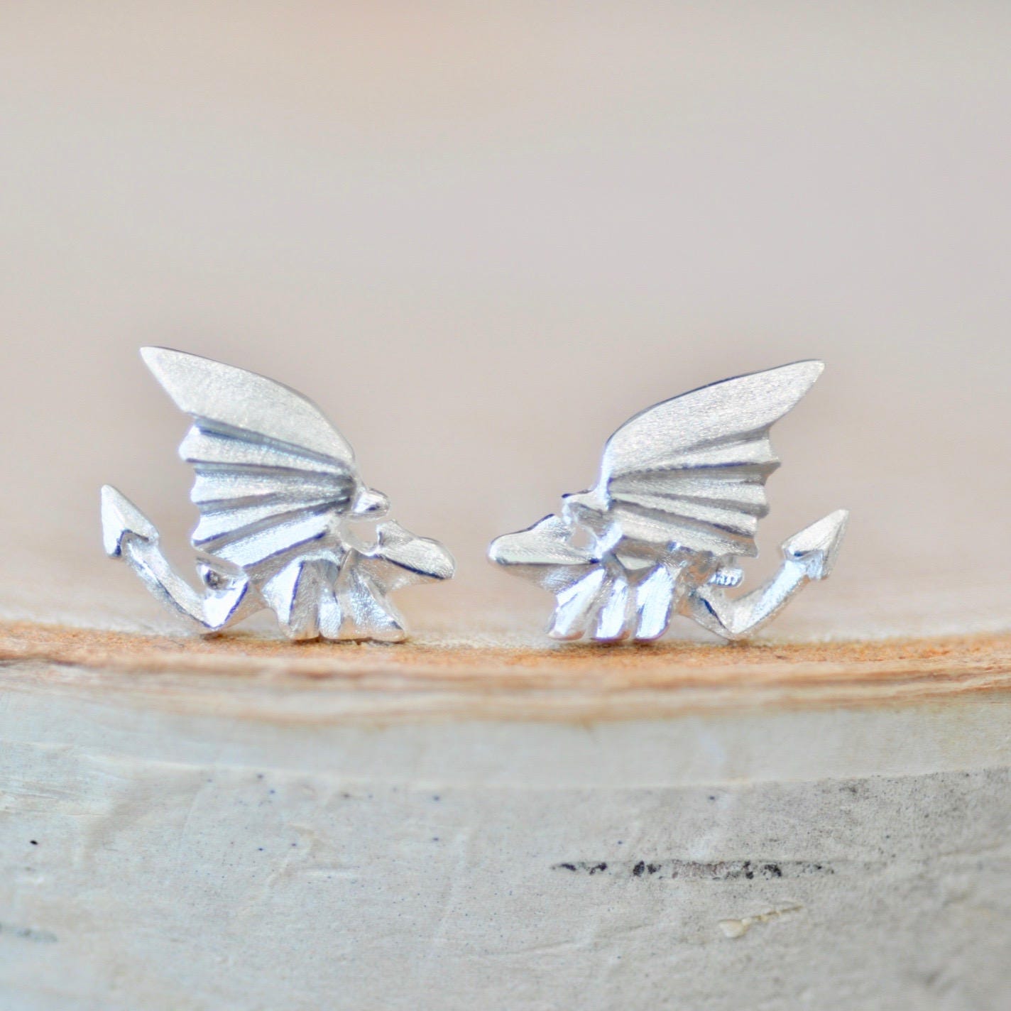 Origami Drachen Ohrringe in Sterling Silber, Ohrstecker, Ohnezahn Ohrringe, Schmuck, Jamber Jewels von JamberJewels
