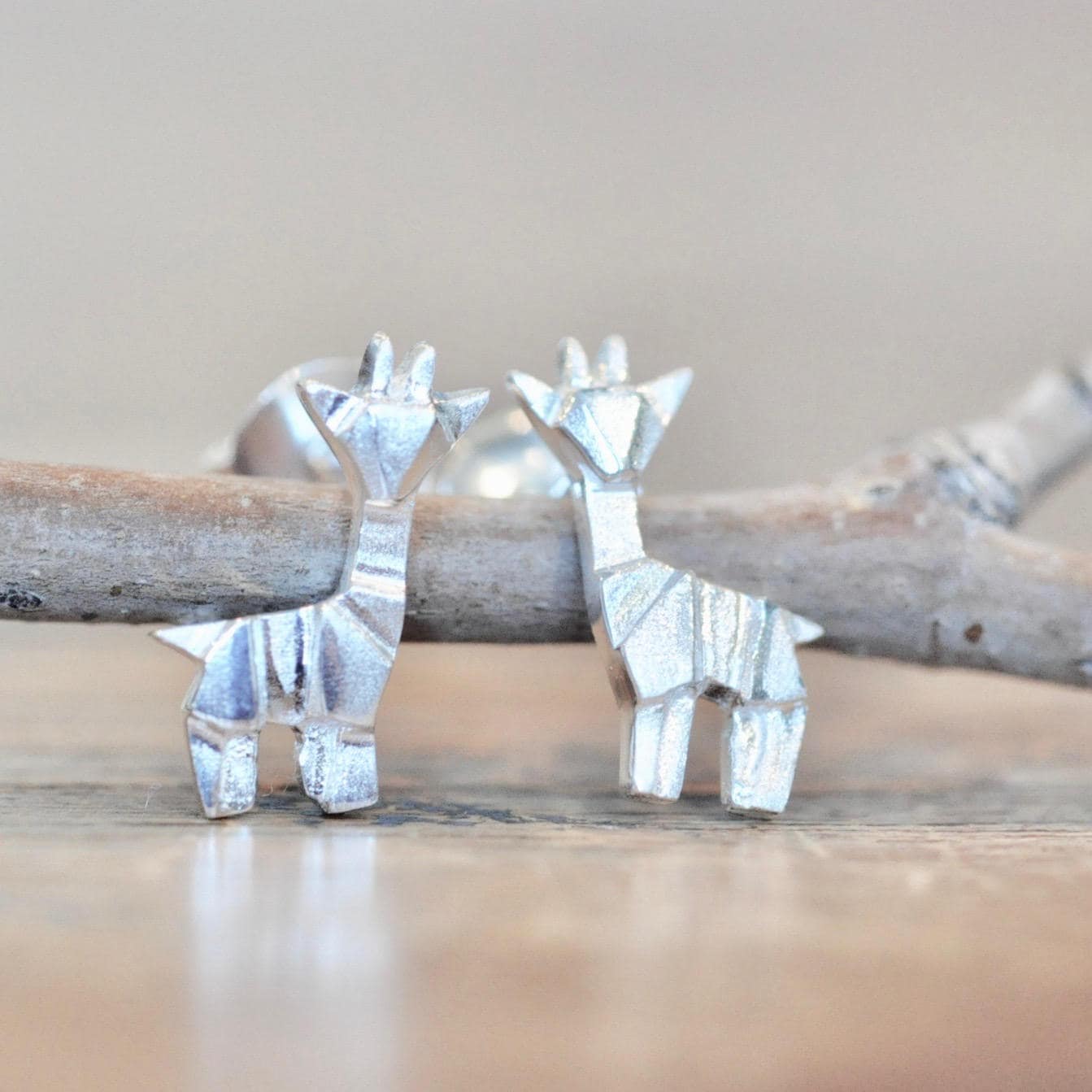 sterling Silber Origami Giraffe Ohrringe, Tier Schmuck, Jamber Jewels 925 von JamberJewels